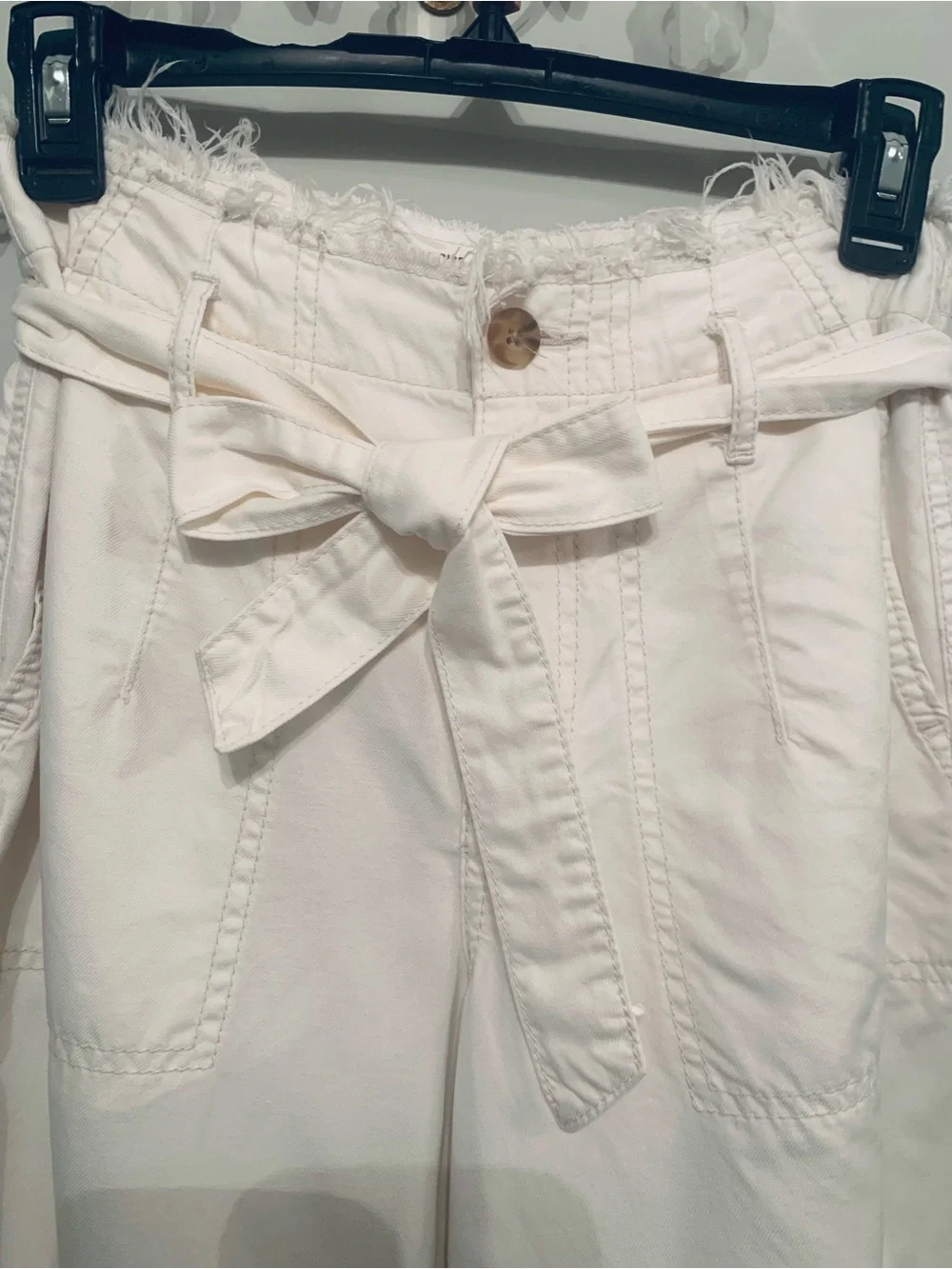 💕A.N.A💕HIGH-RISE FRAYED PAPER BAG DENIM TROUSER. GREAT CONDITION! - Picture 3 of 10